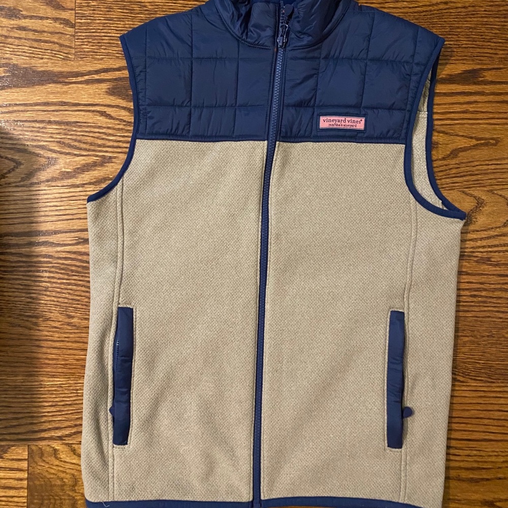 Navy + tan vineyard vines vest